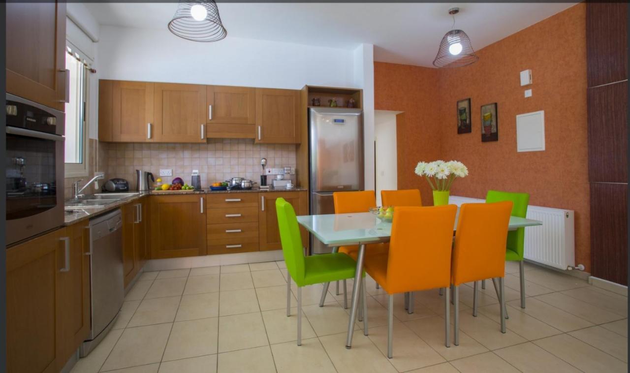 Soothing Sunset Villa With Private Pool, 200M From The Beach Περβόλια Εξωτερικό φωτογραφία